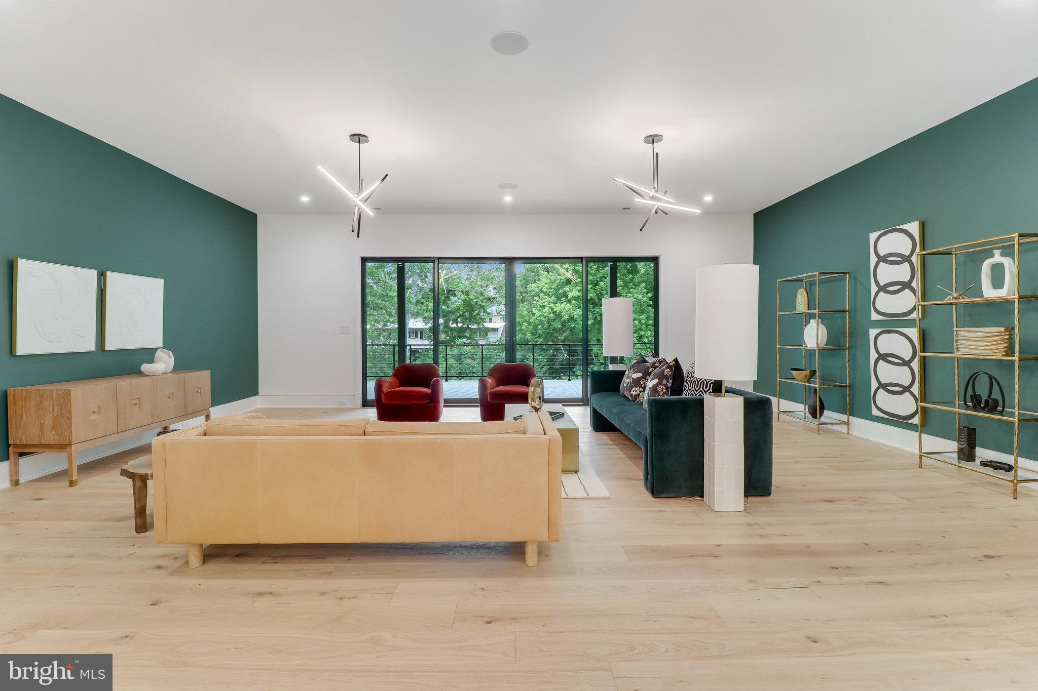 GEORGETOWN PIKE - Residential