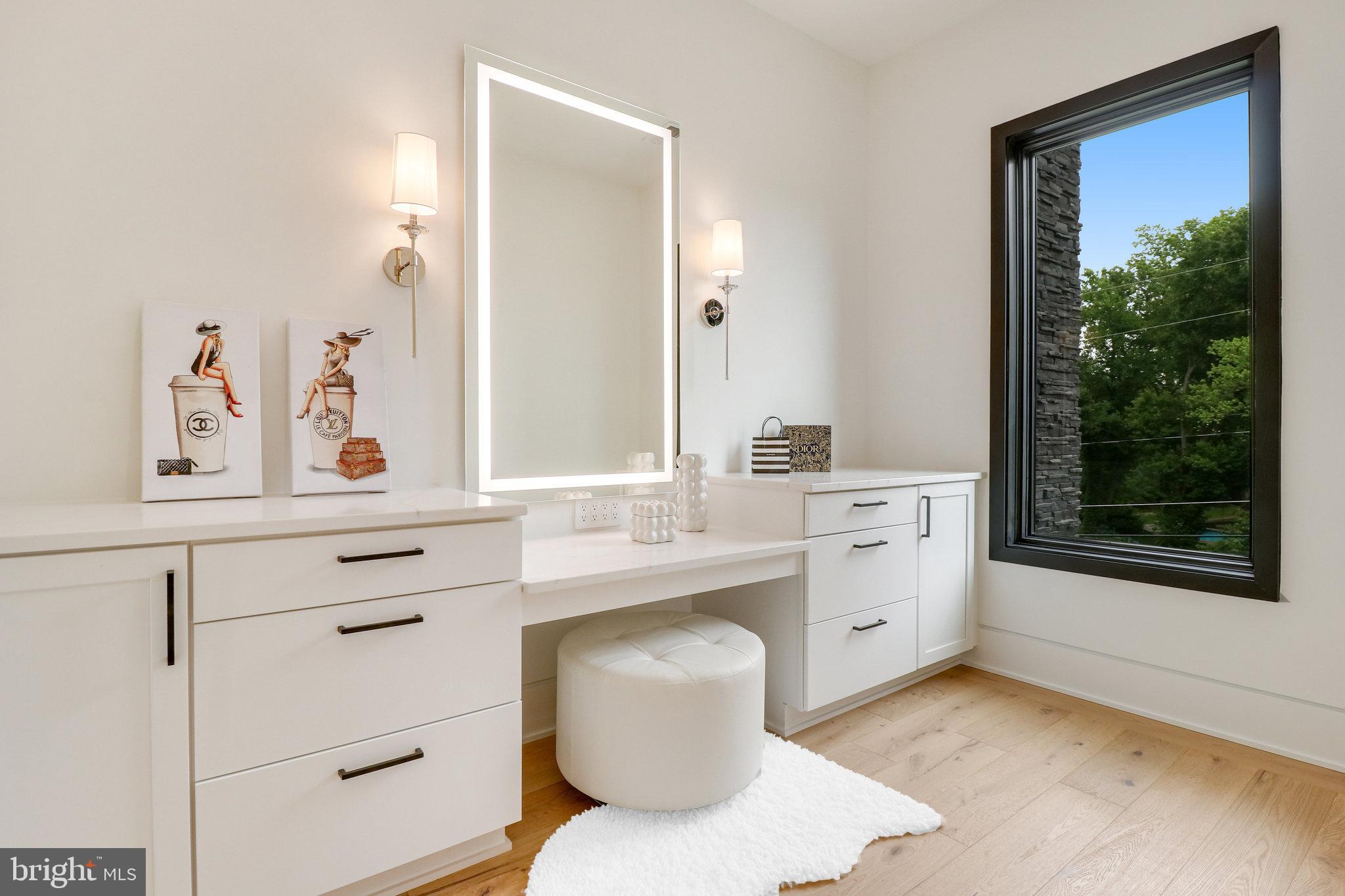 GEORGETOWN PIKE - Residential