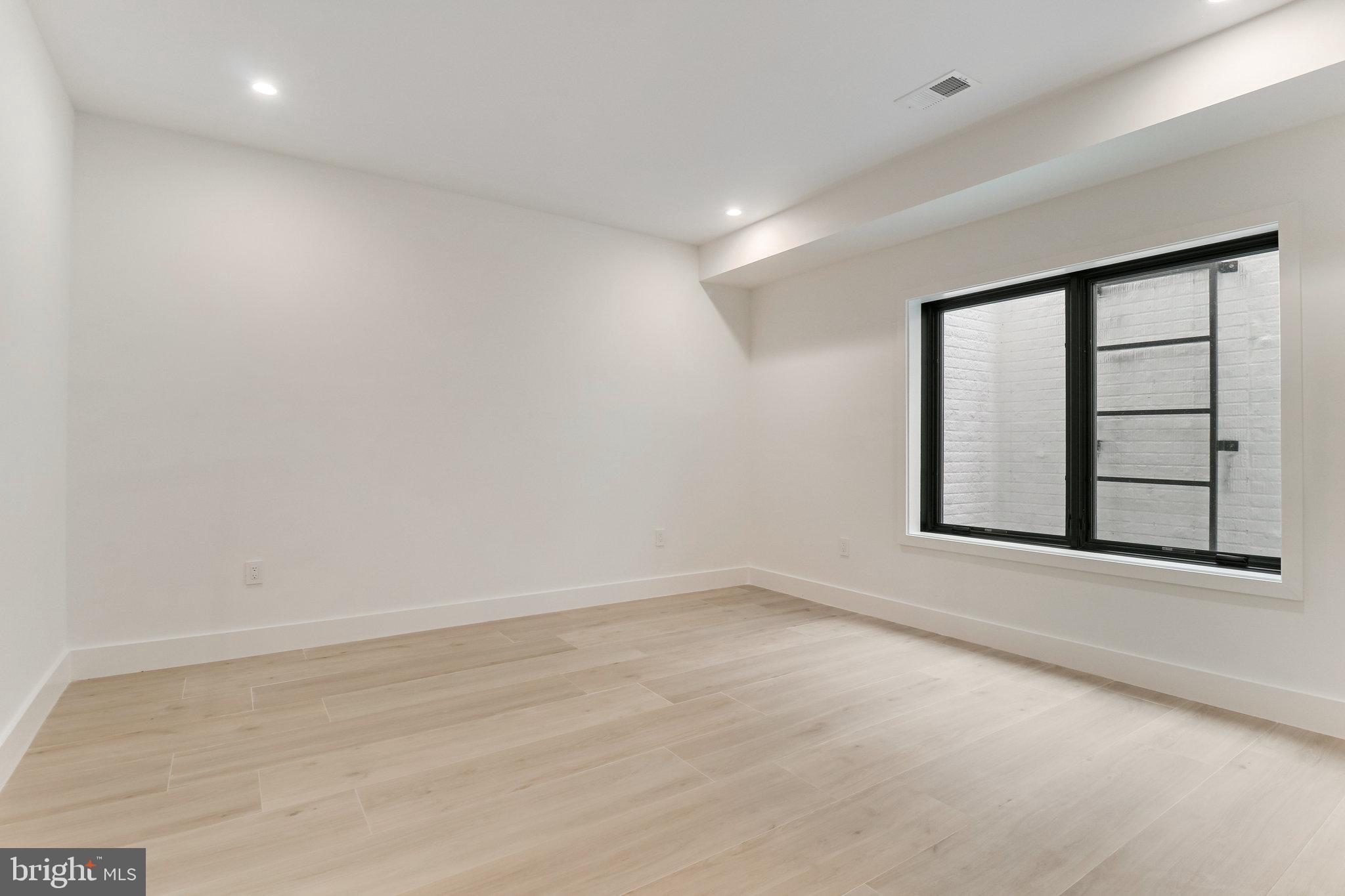 GEORGETOWN PIKE - Residential