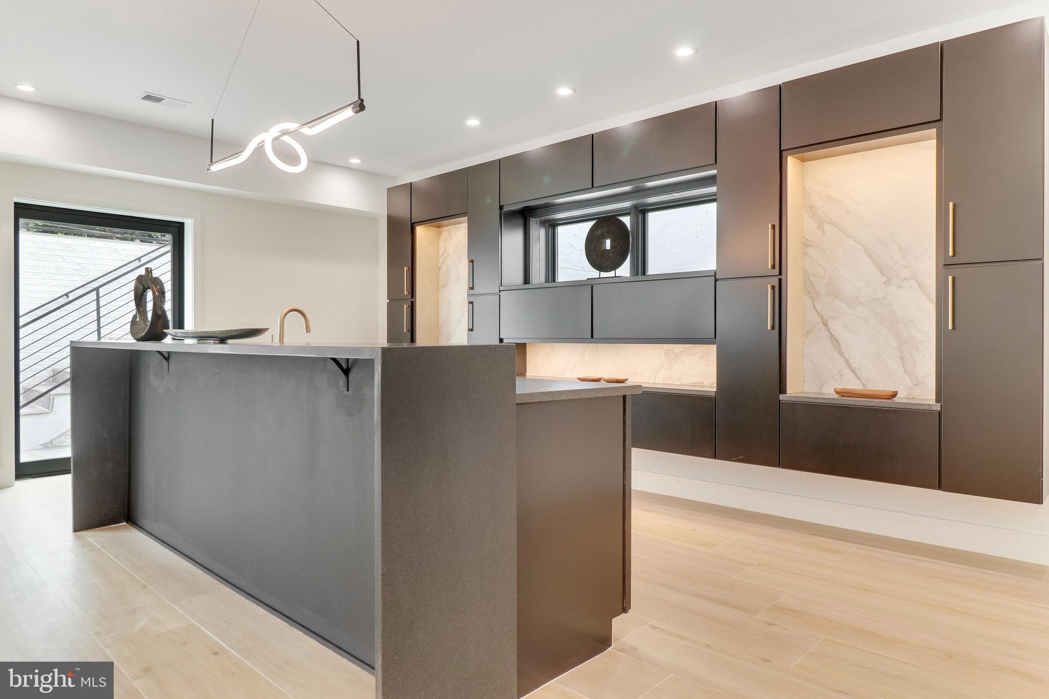 GEORGETOWN PIKE - Residential