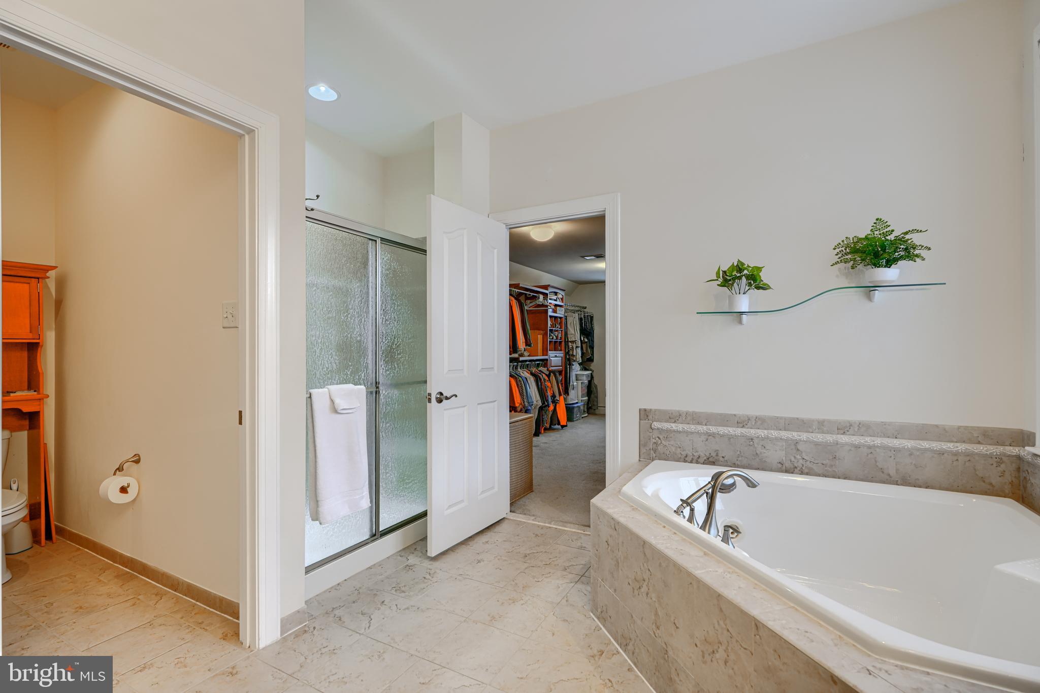 LAKESIDE FARMS - Residential