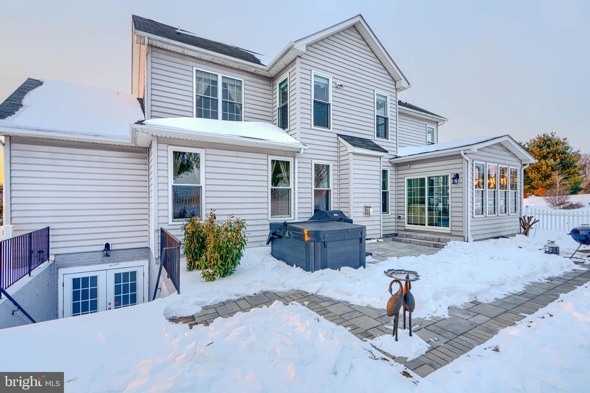 LAKESIDE FARMS - Residential