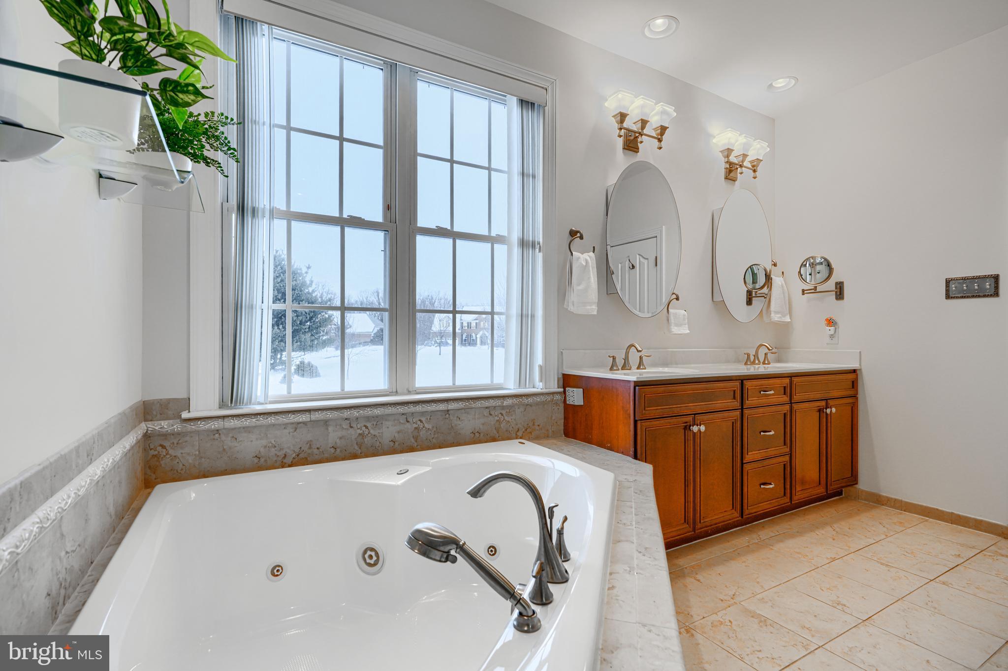 LAKESIDE FARMS - Residential