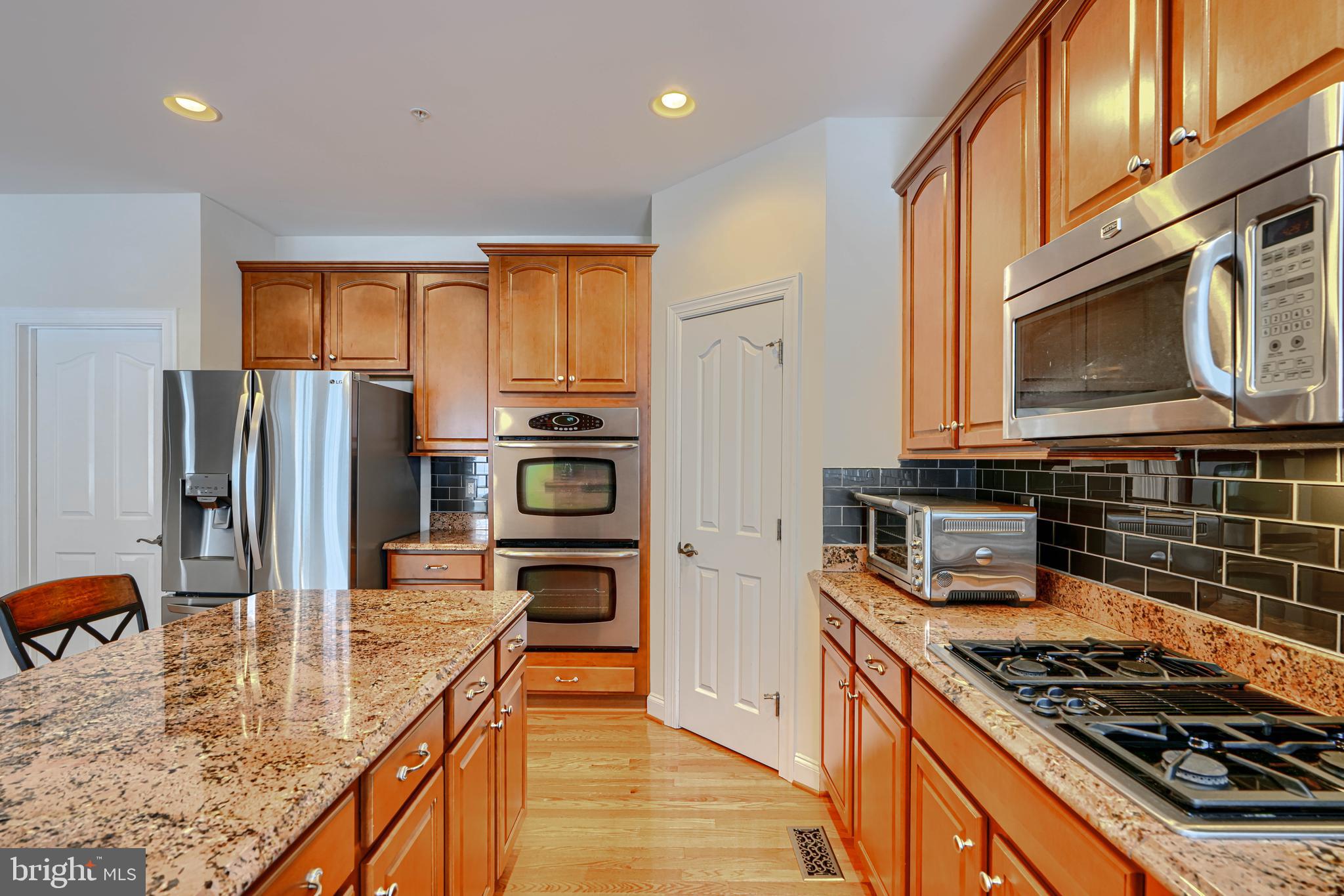 LAKESIDE FARMS - Residential