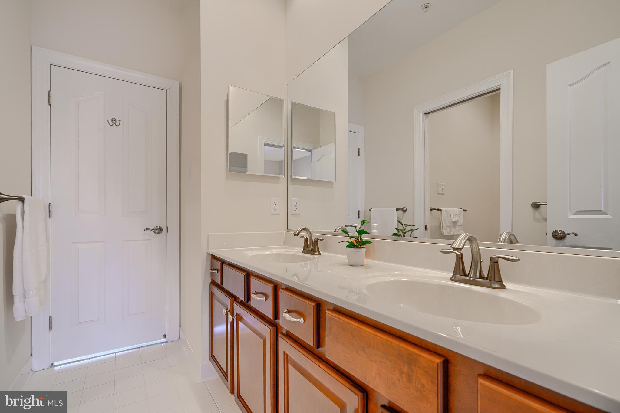 LAKESIDE FARMS - Residential