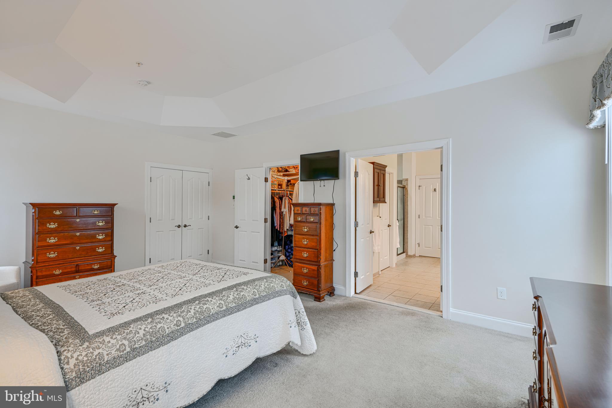 LAKESIDE FARMS - Residential