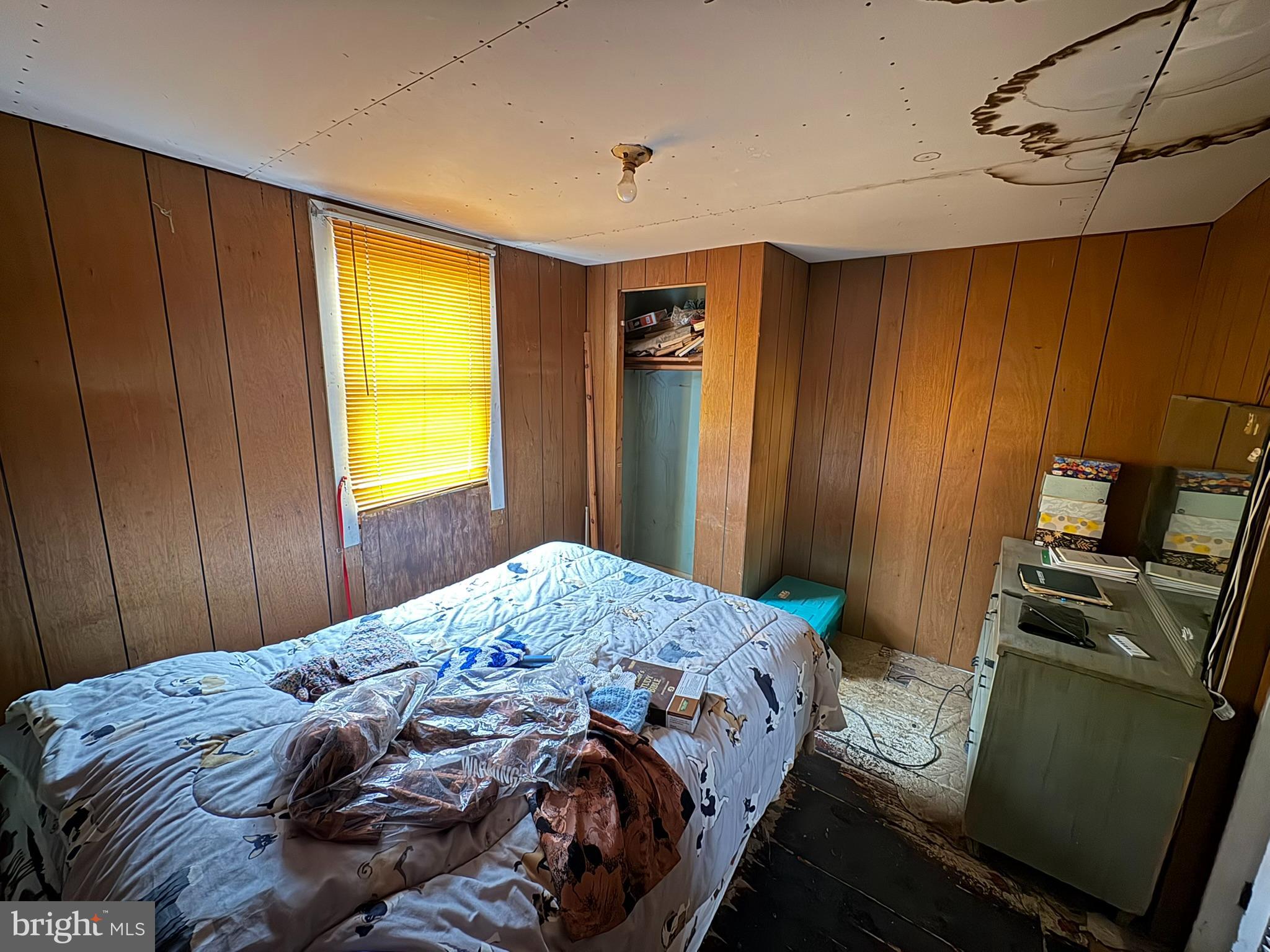 SHORELAND - Residential