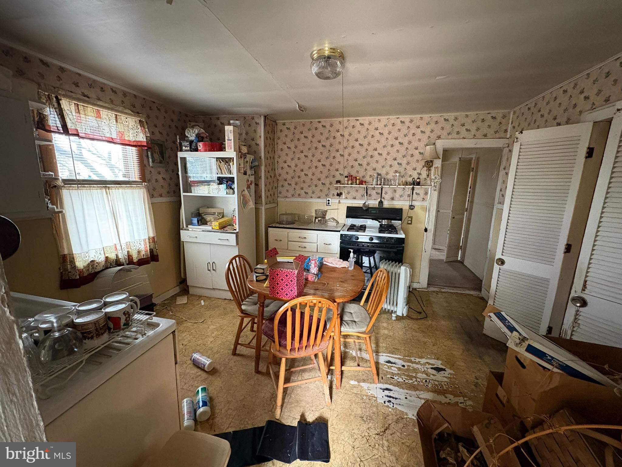 SHORELAND - Residential