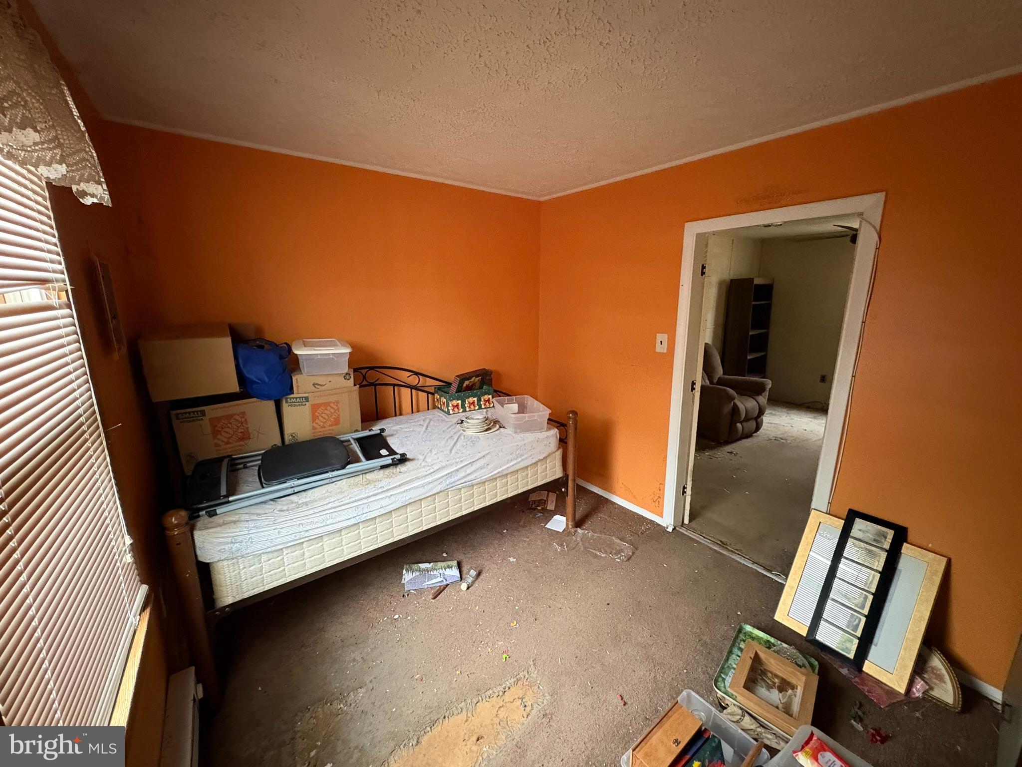 SHORELAND - Residential