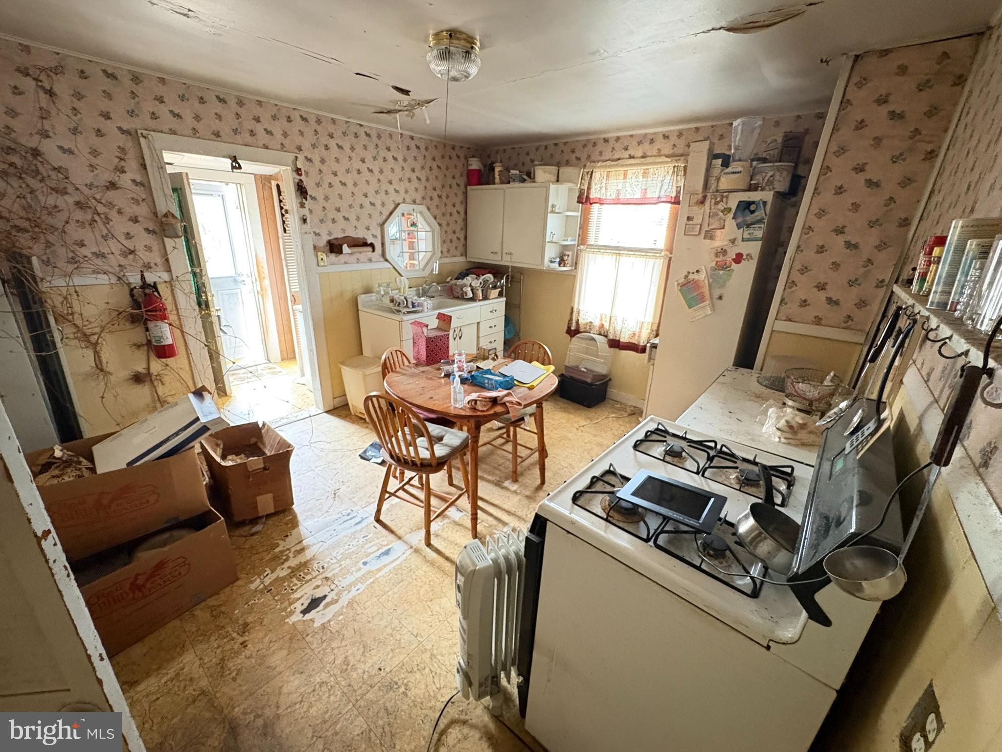 SHORELAND - Residential