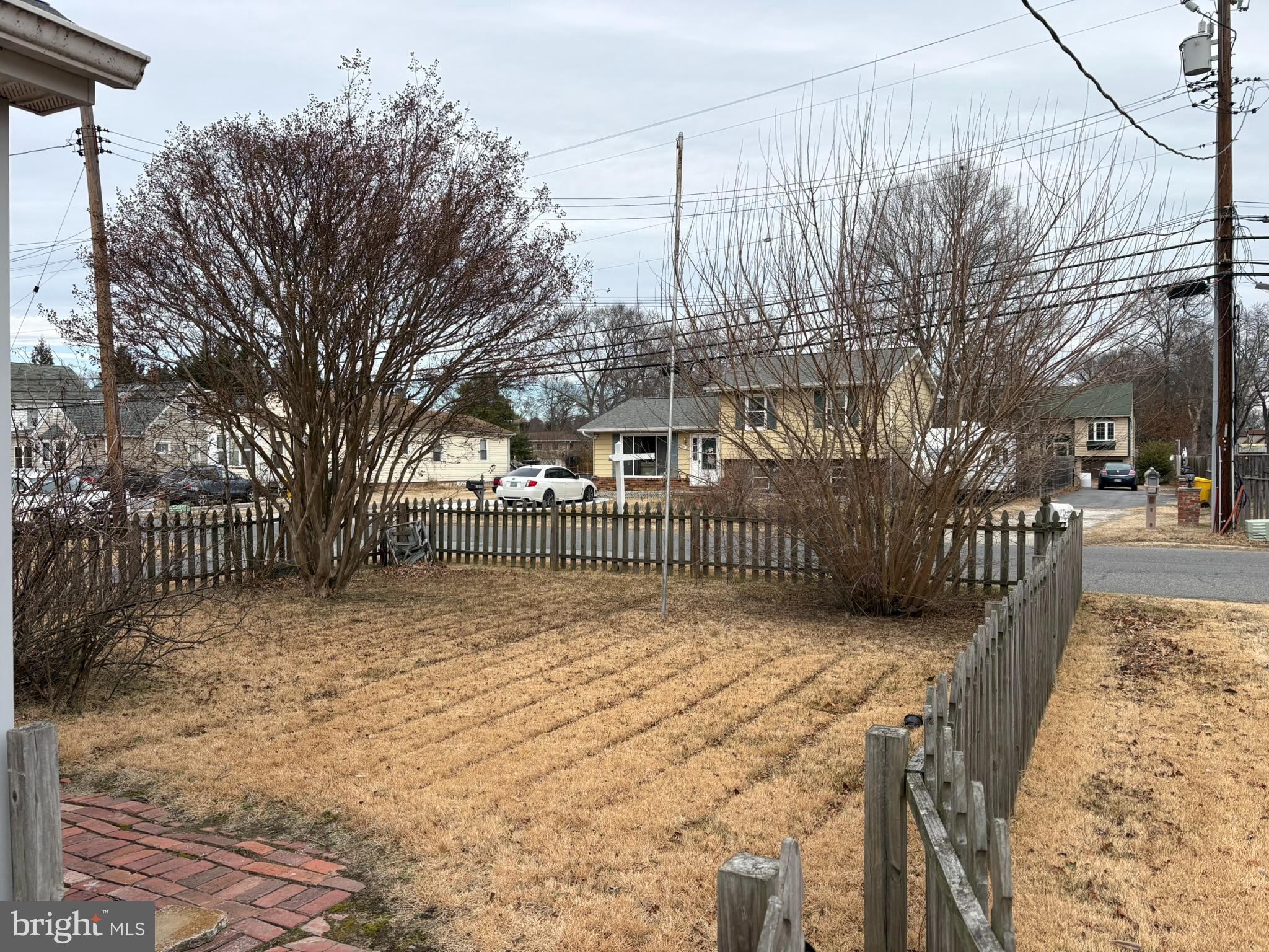 SHORELAND - Residential