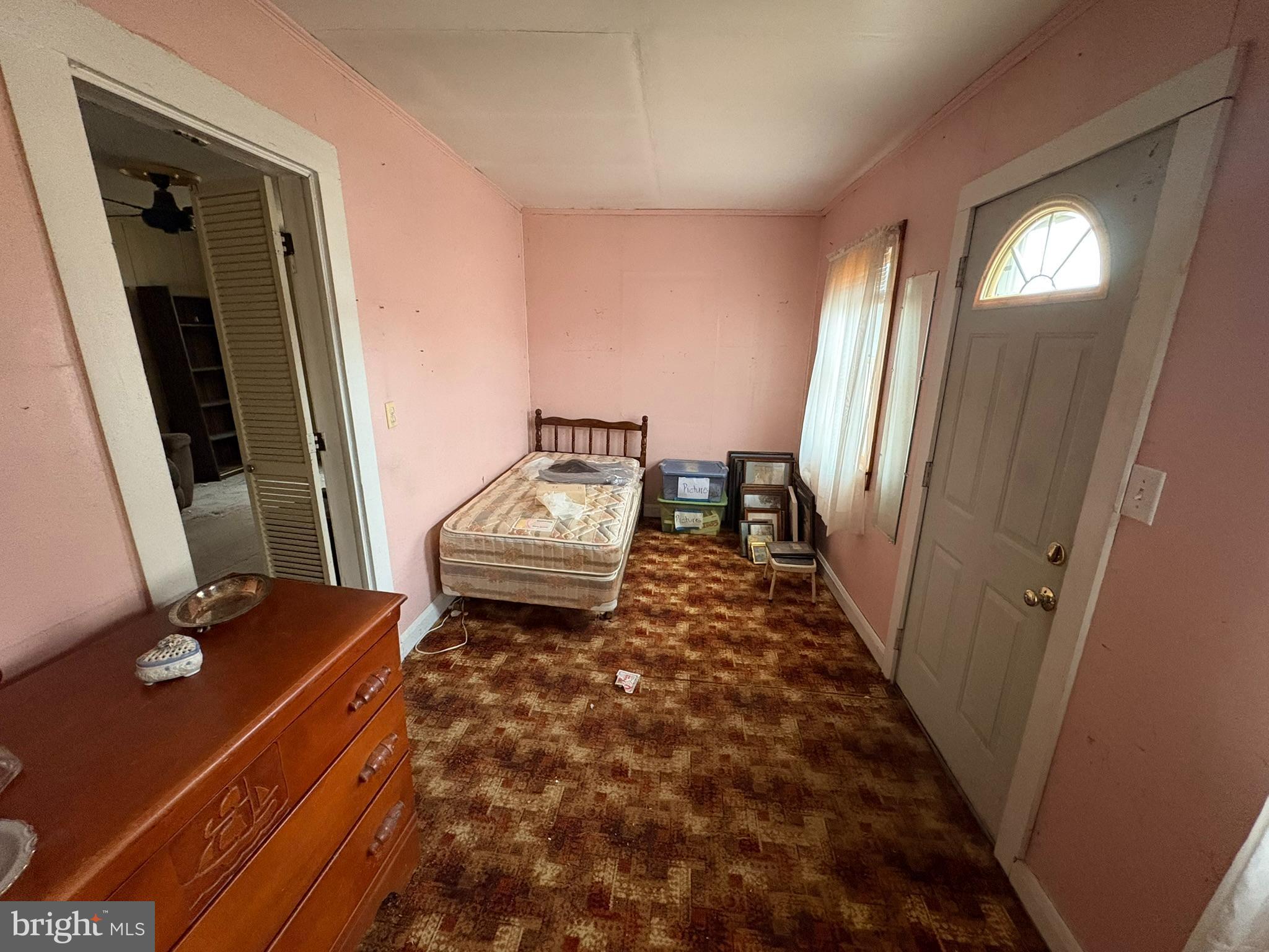 SHORELAND - Residential