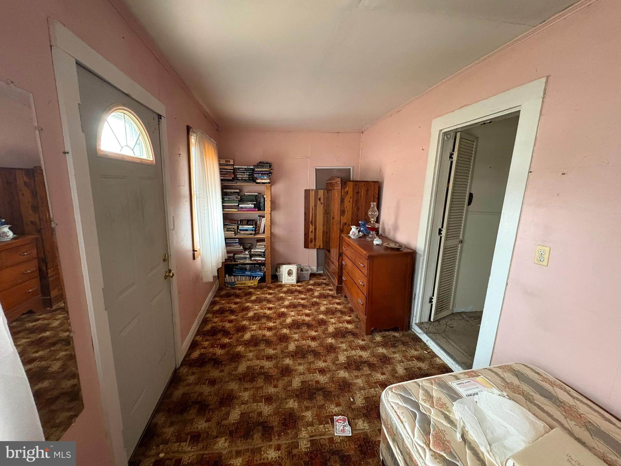 SHORELAND - Residential