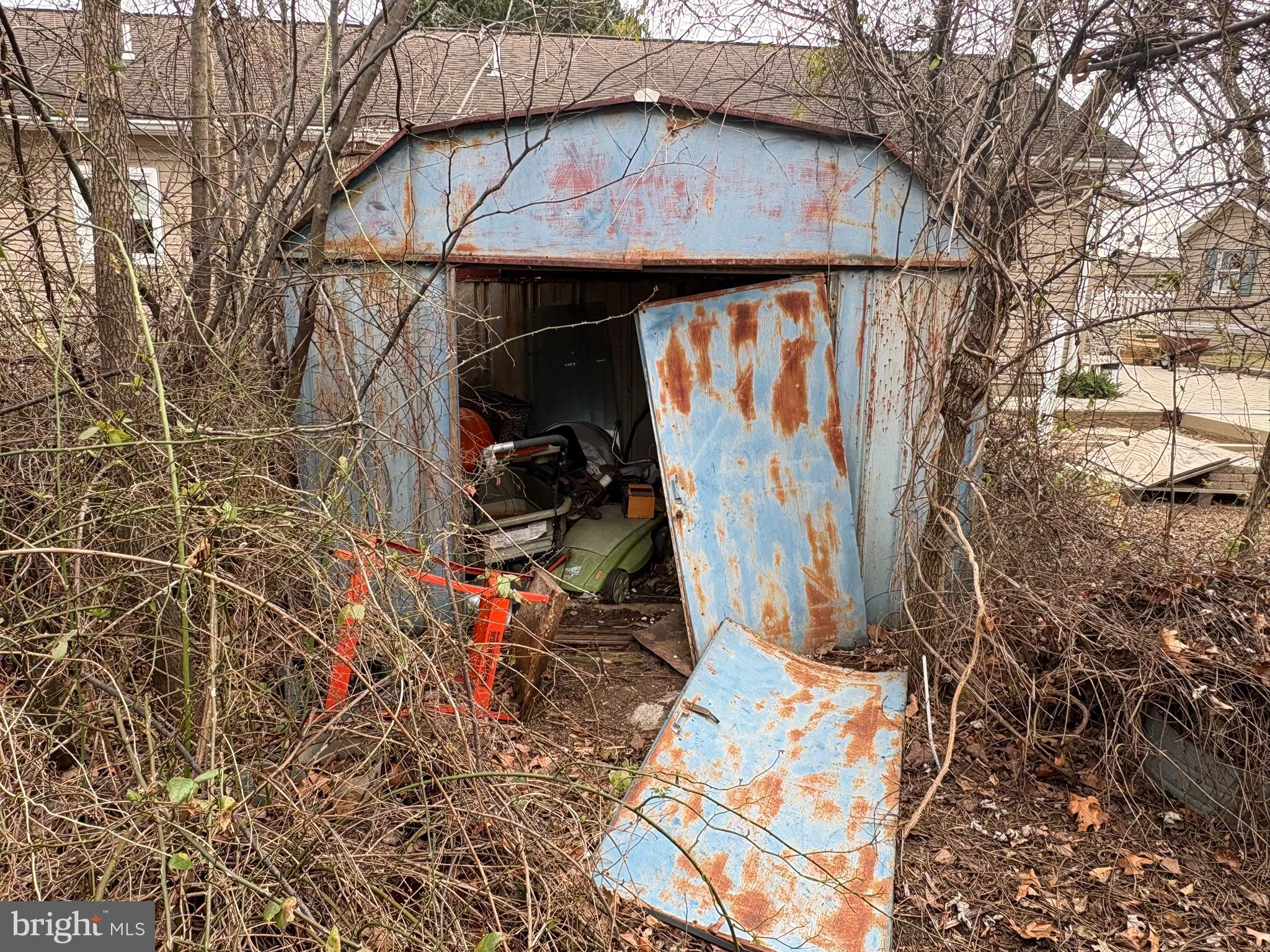 SHORELAND - Residential