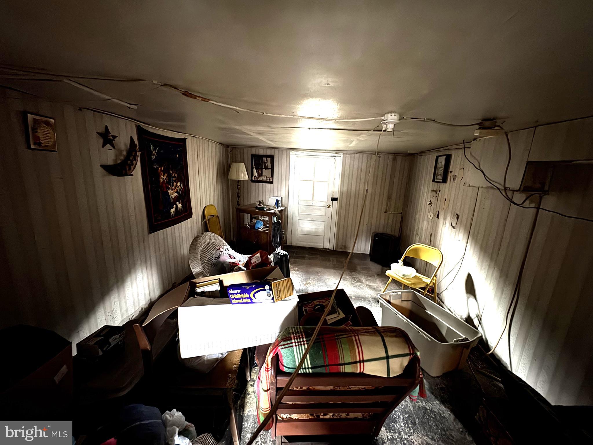 SHORELAND - Residential