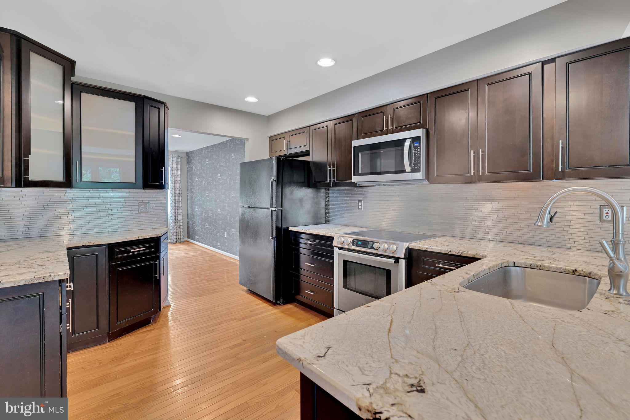 39 W BELLWOOD DRIVE