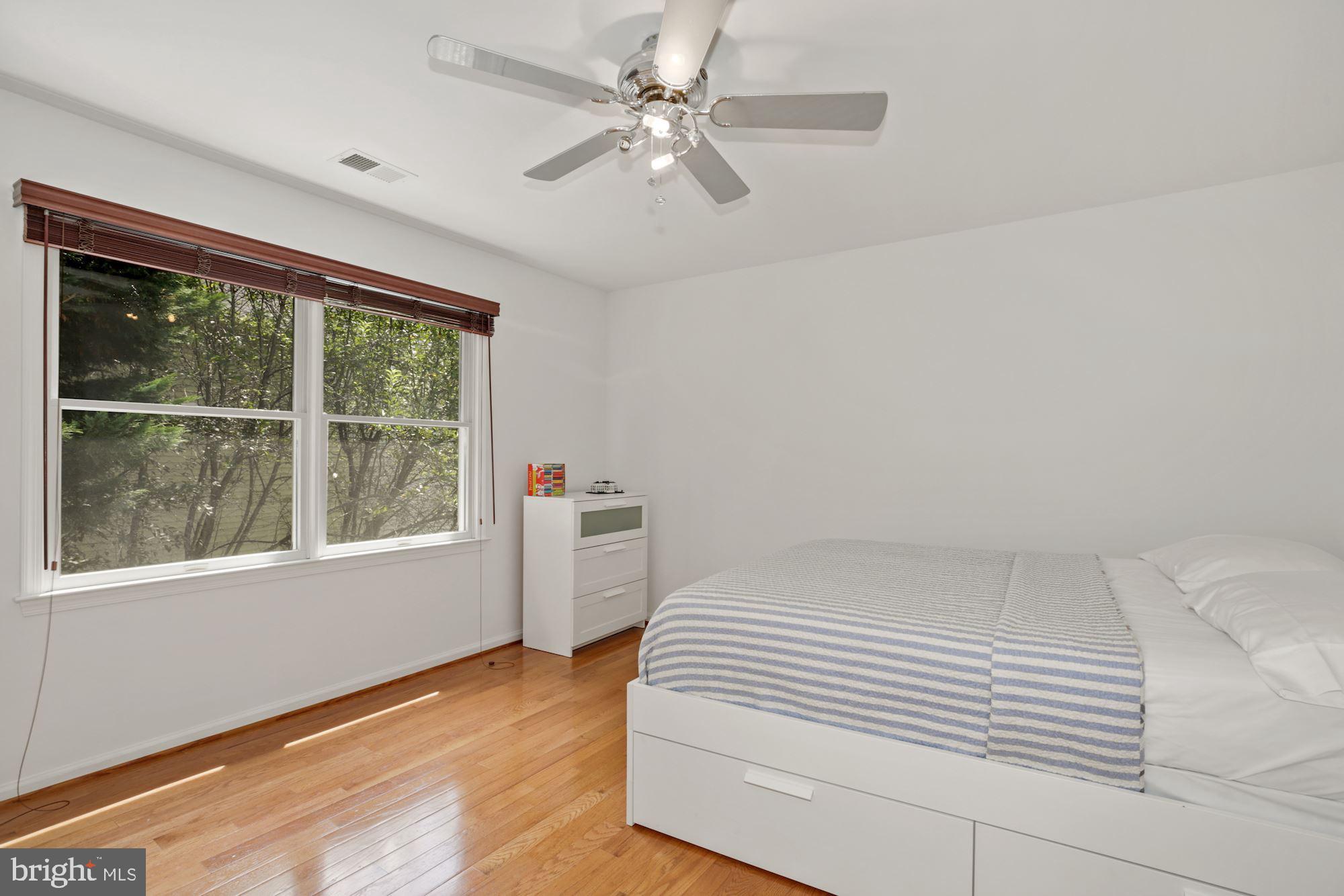 FAIR LAKES CHASE - Residential Lease