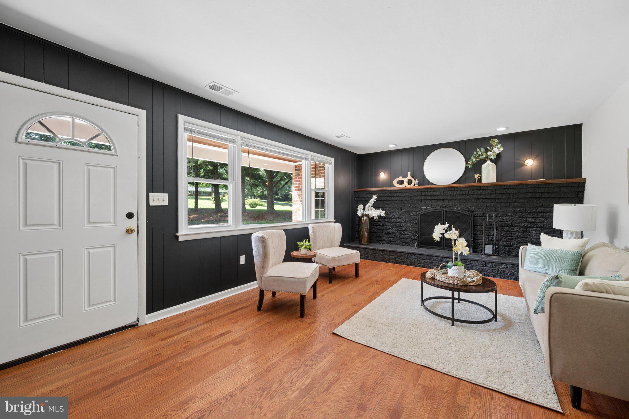 4946 TALL OAKS DRIVE