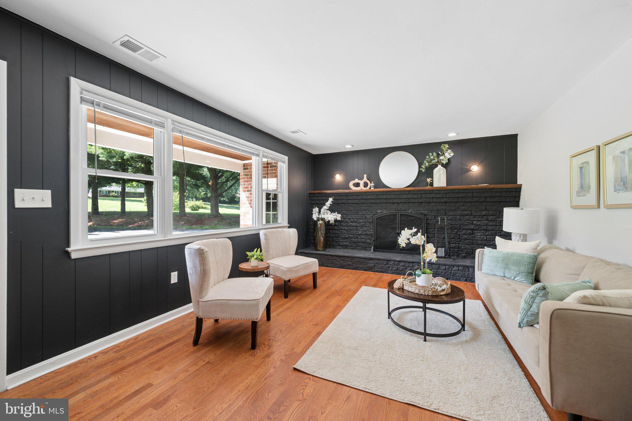 4946 TALL OAKS DRIVE