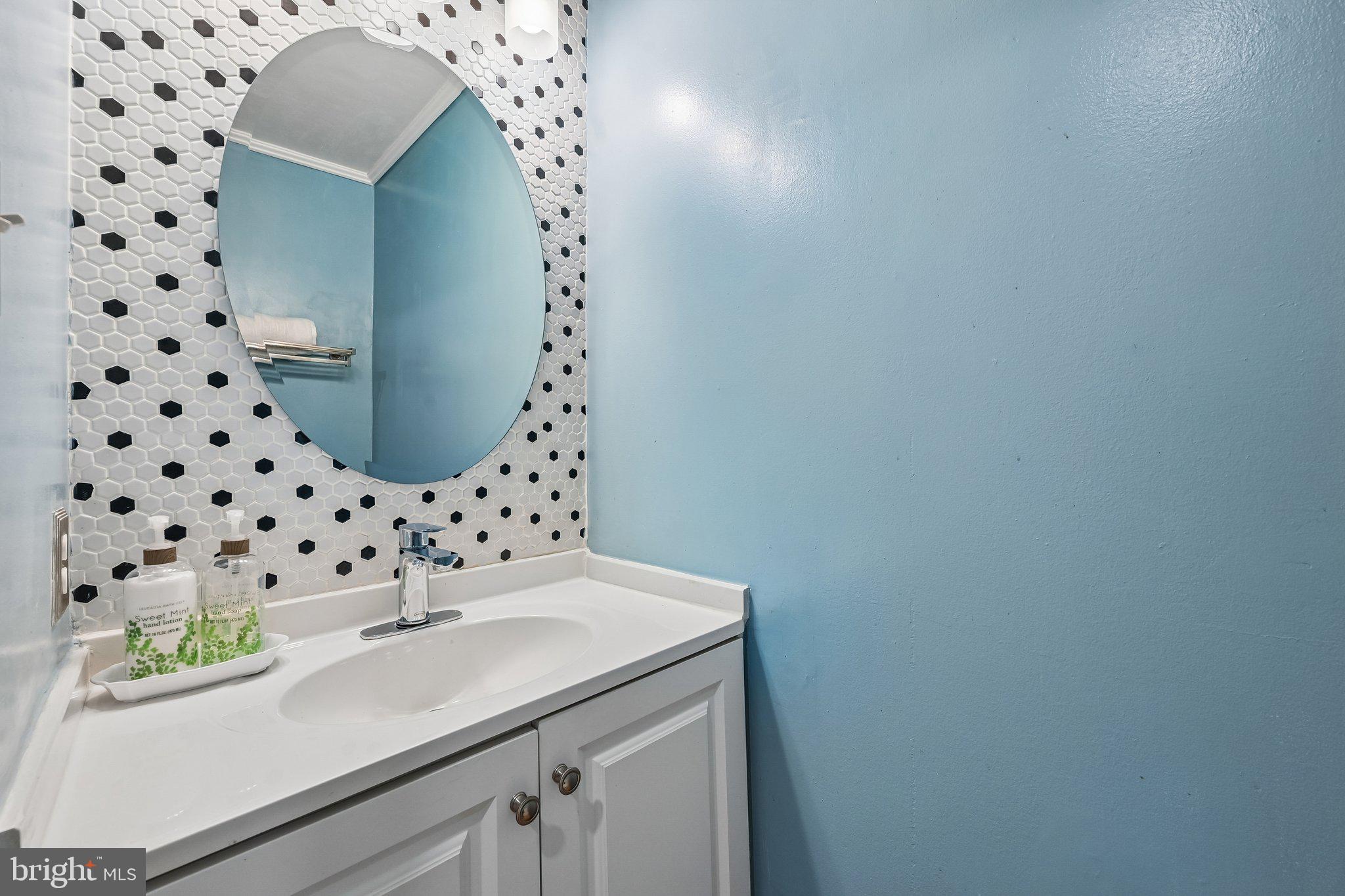 SILVER SPRING CNTRY CLUB - Residential