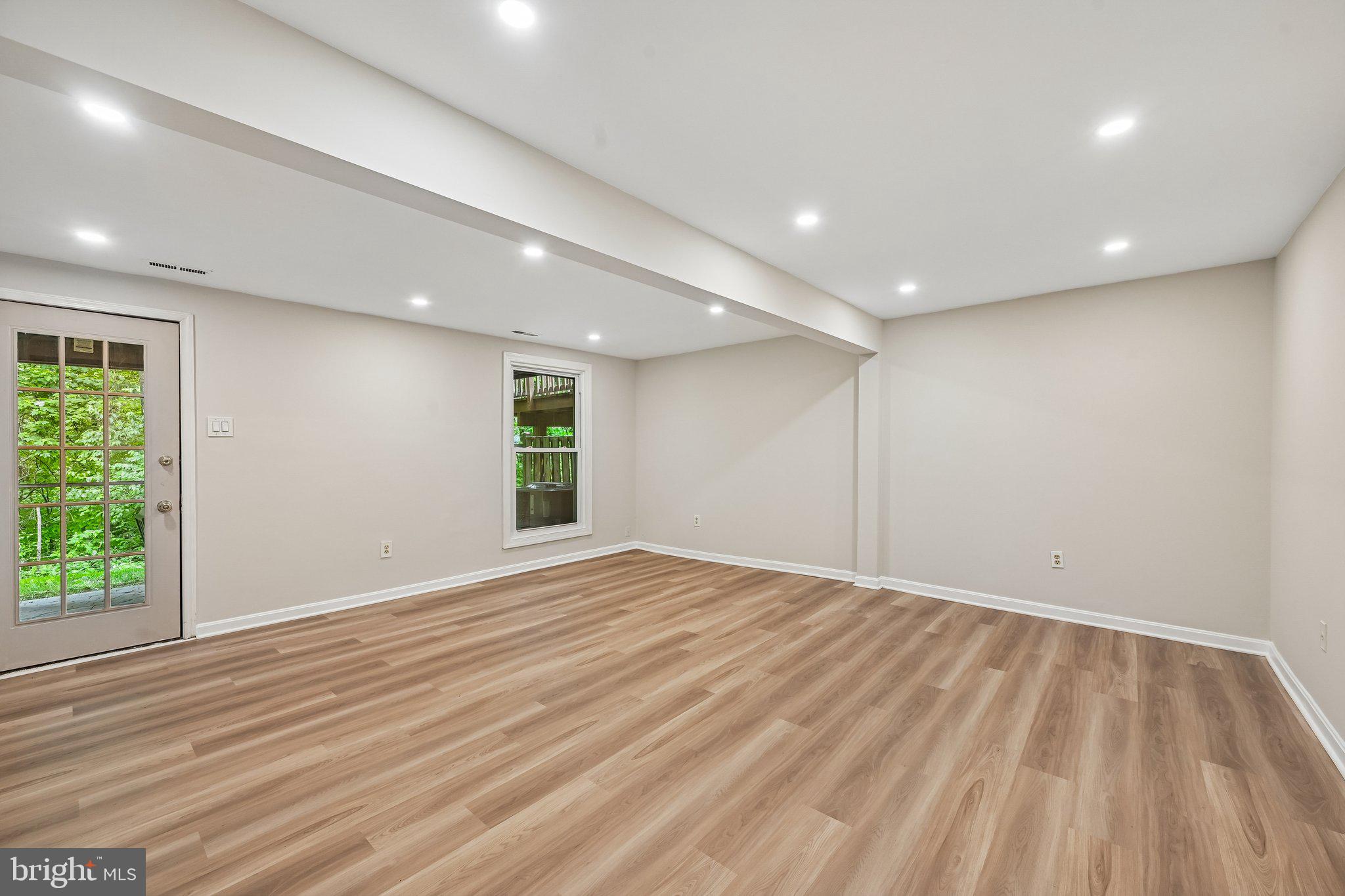 SILVER SPRING CNTRY CLUB - Residential