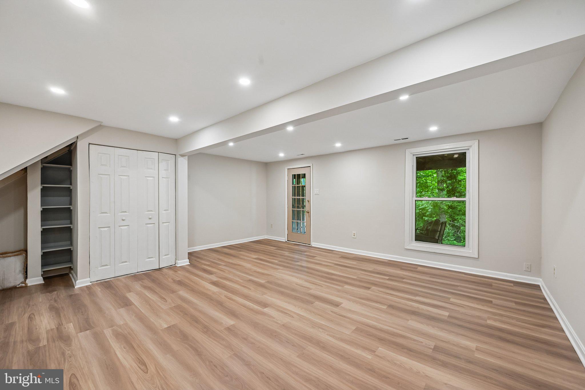 SILVER SPRING CNTRY CLUB - Residential