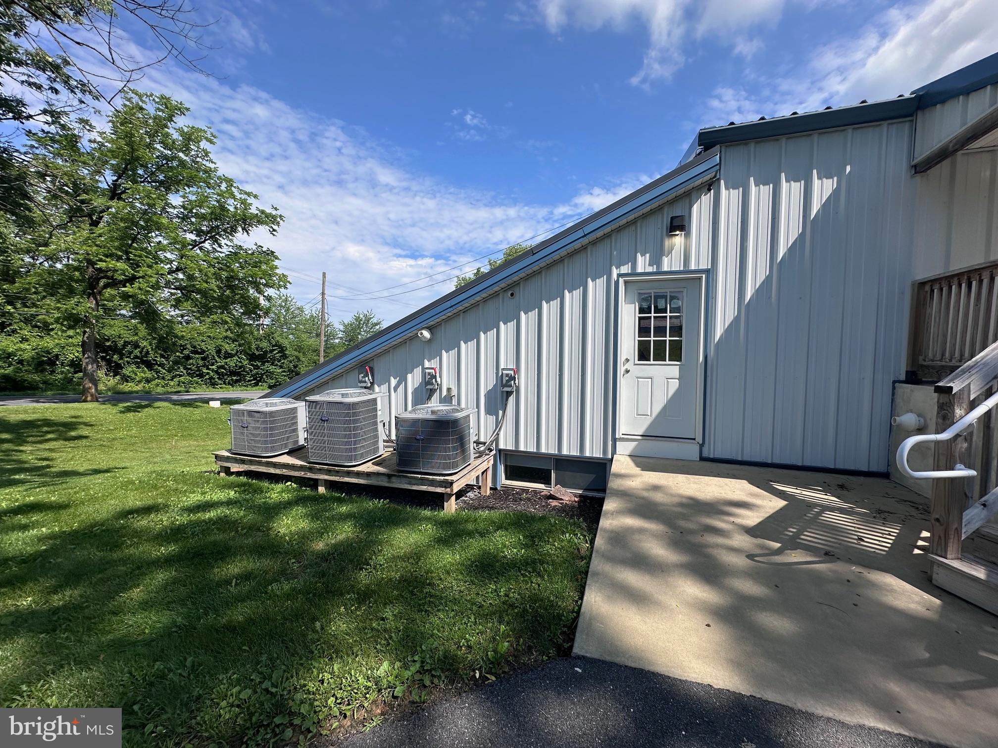 25 KURTZ ROAD