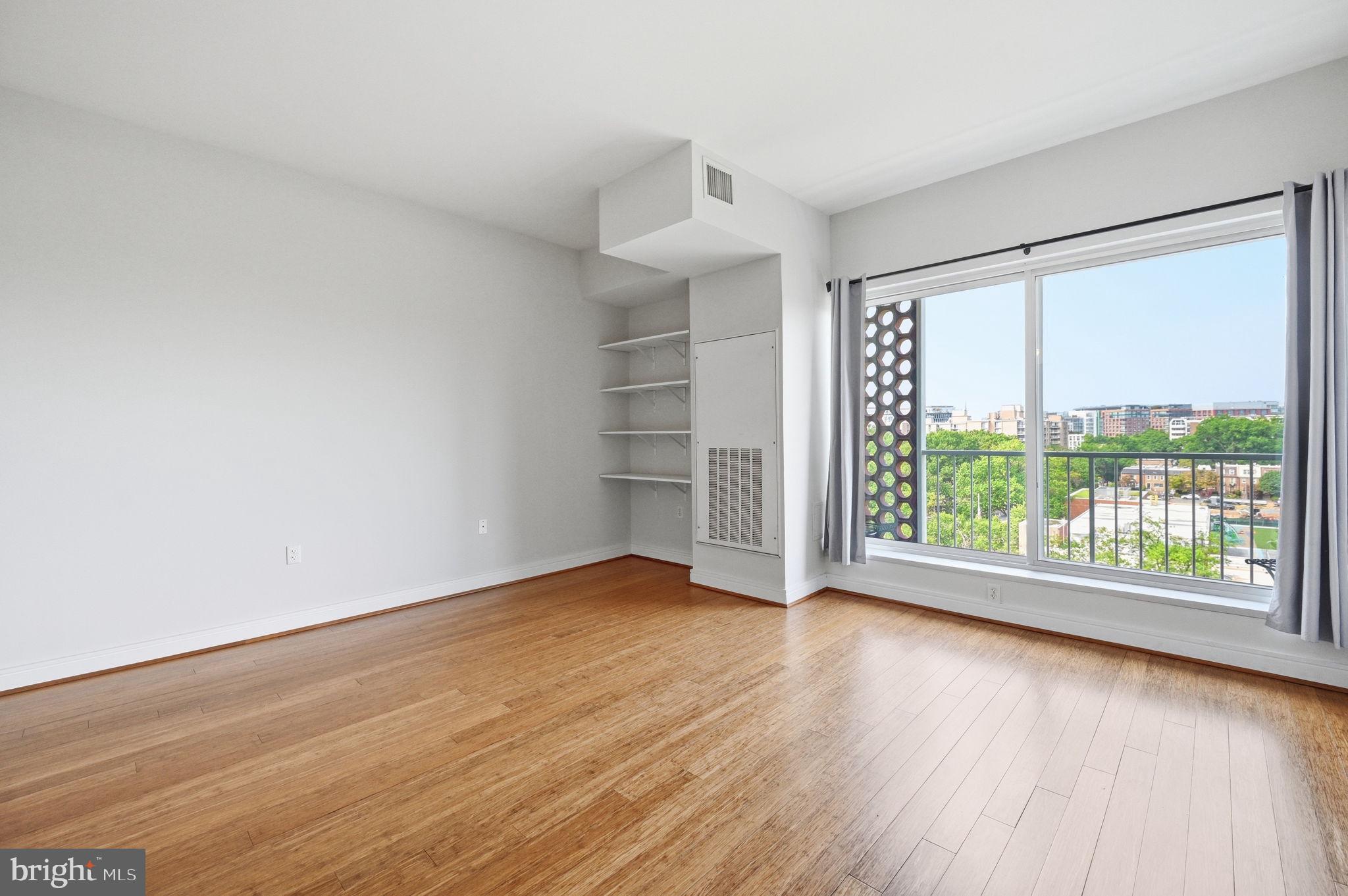 800 4TH STREET SW S821