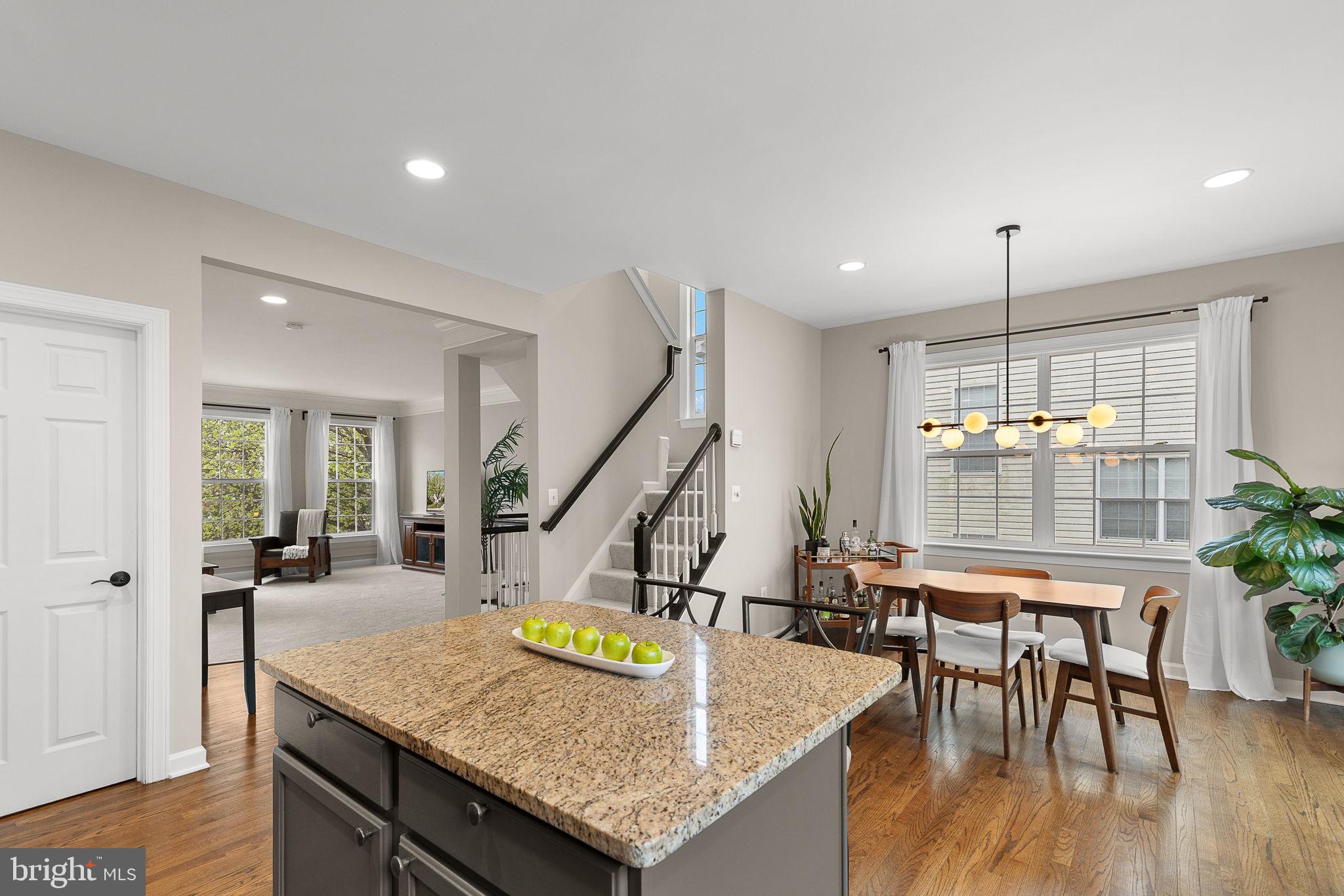 RIVERSIDE STATION - Residential