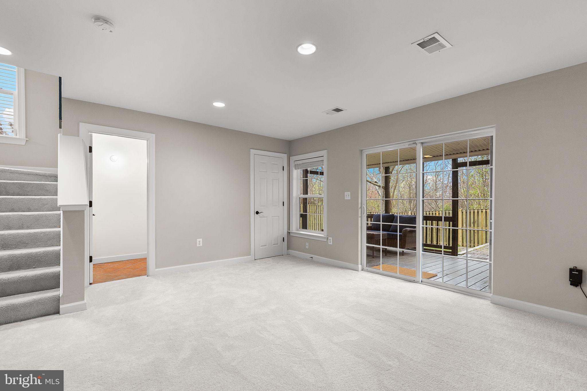 RIVERSIDE STATION - Residential