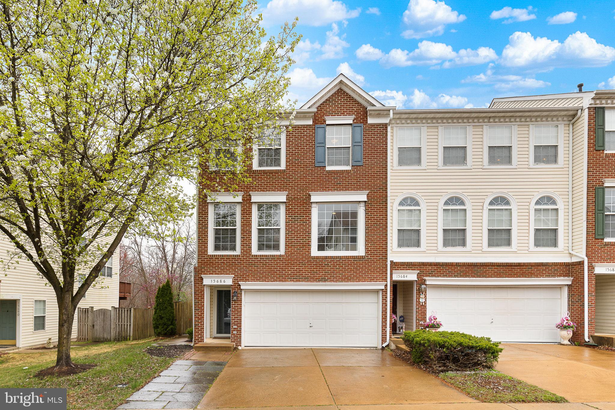 RIVERSIDE STATION - Residential