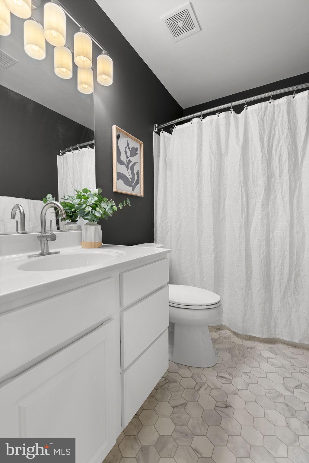 RIVERSIDE STATION - Residential