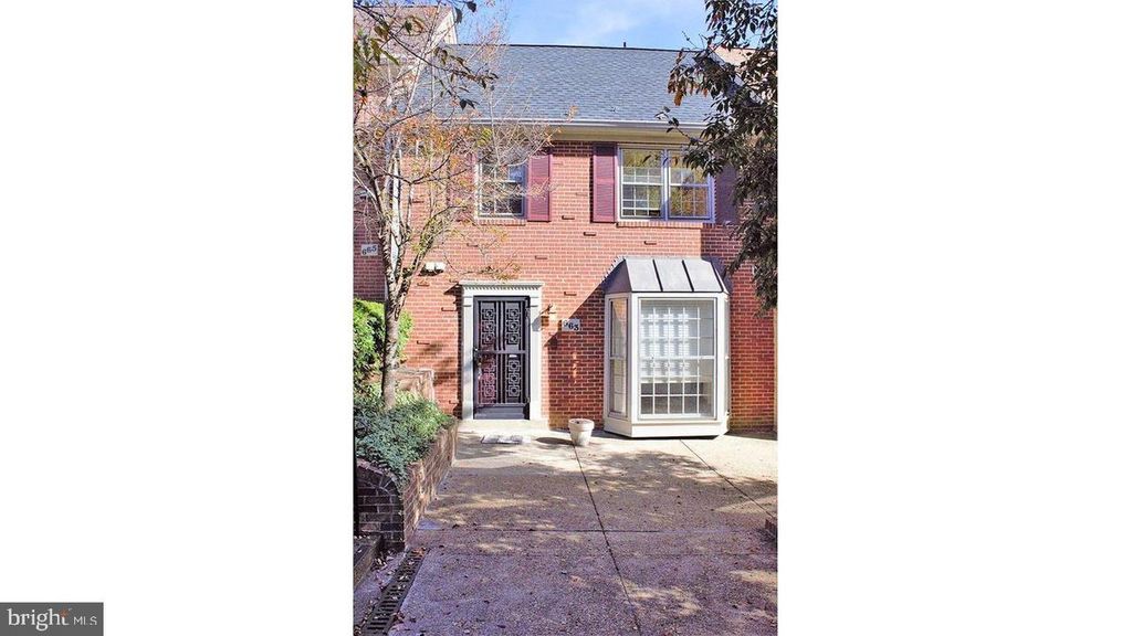 Photo of 663 N Armistead Street, ALEXANDRIA, VA 22312 (MLS # VAAX2053804)