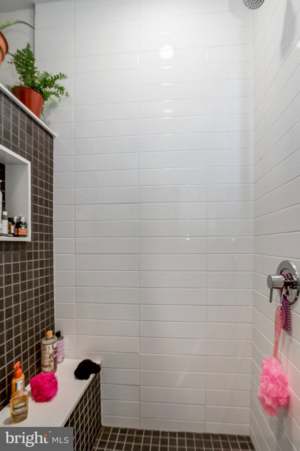 NORRIS SQUARE - Residential Lease