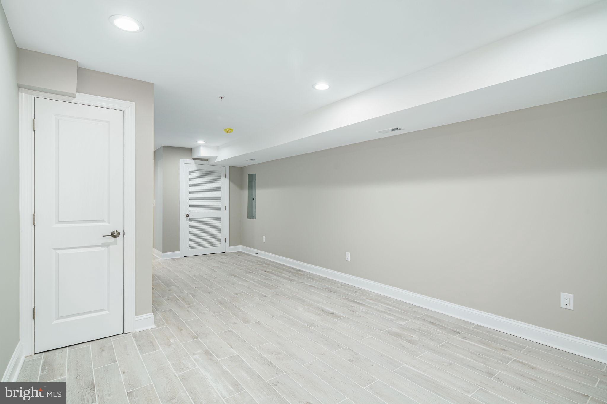 FRANCISVILLE - Residential