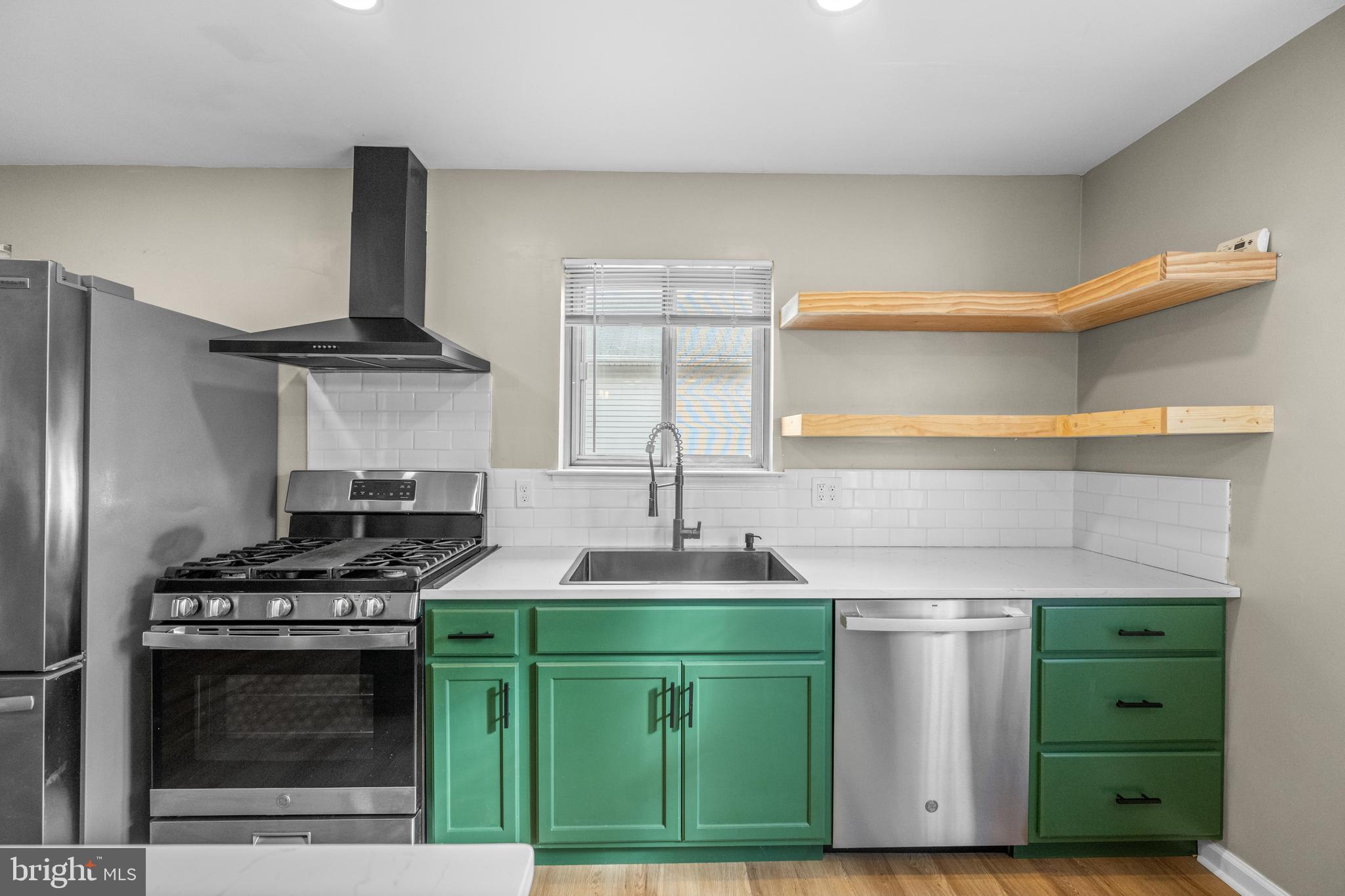 205 W RODGERS STREET