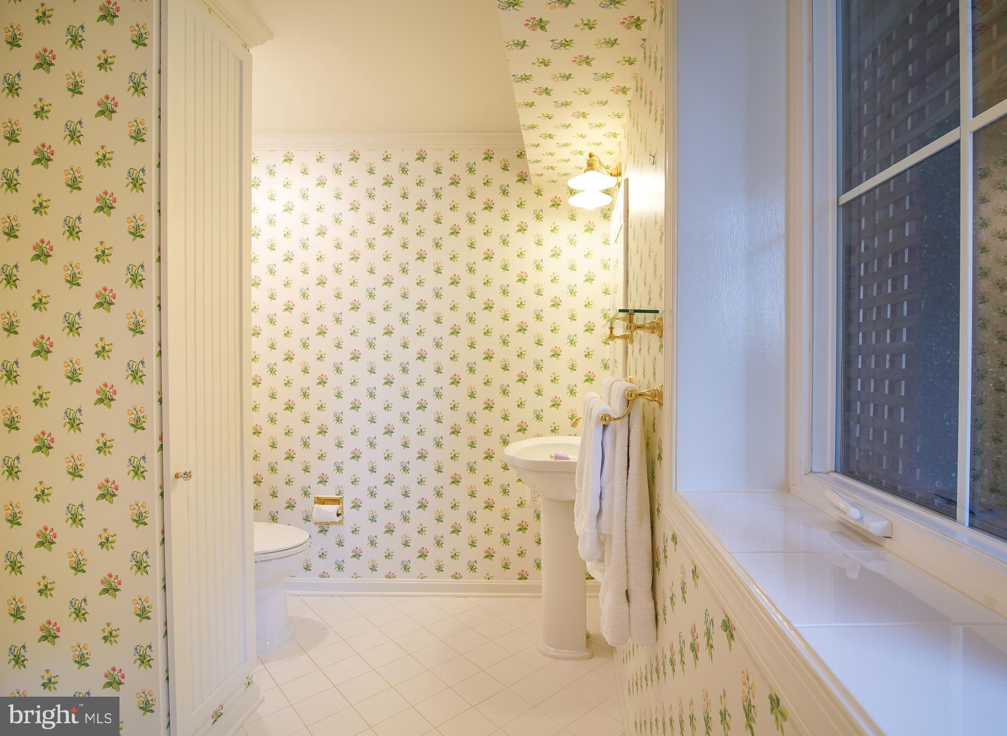 LAKEVALE ESTATES - Residential