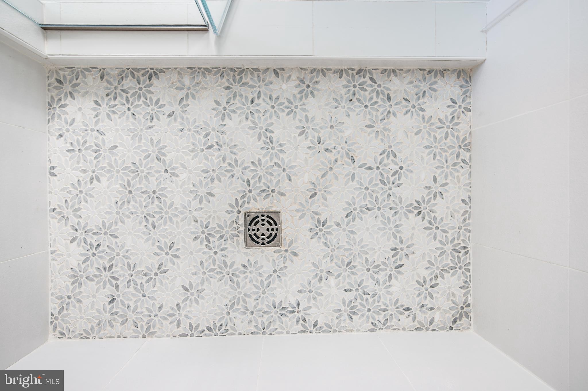 LAKEVALE ESTATES - Residential