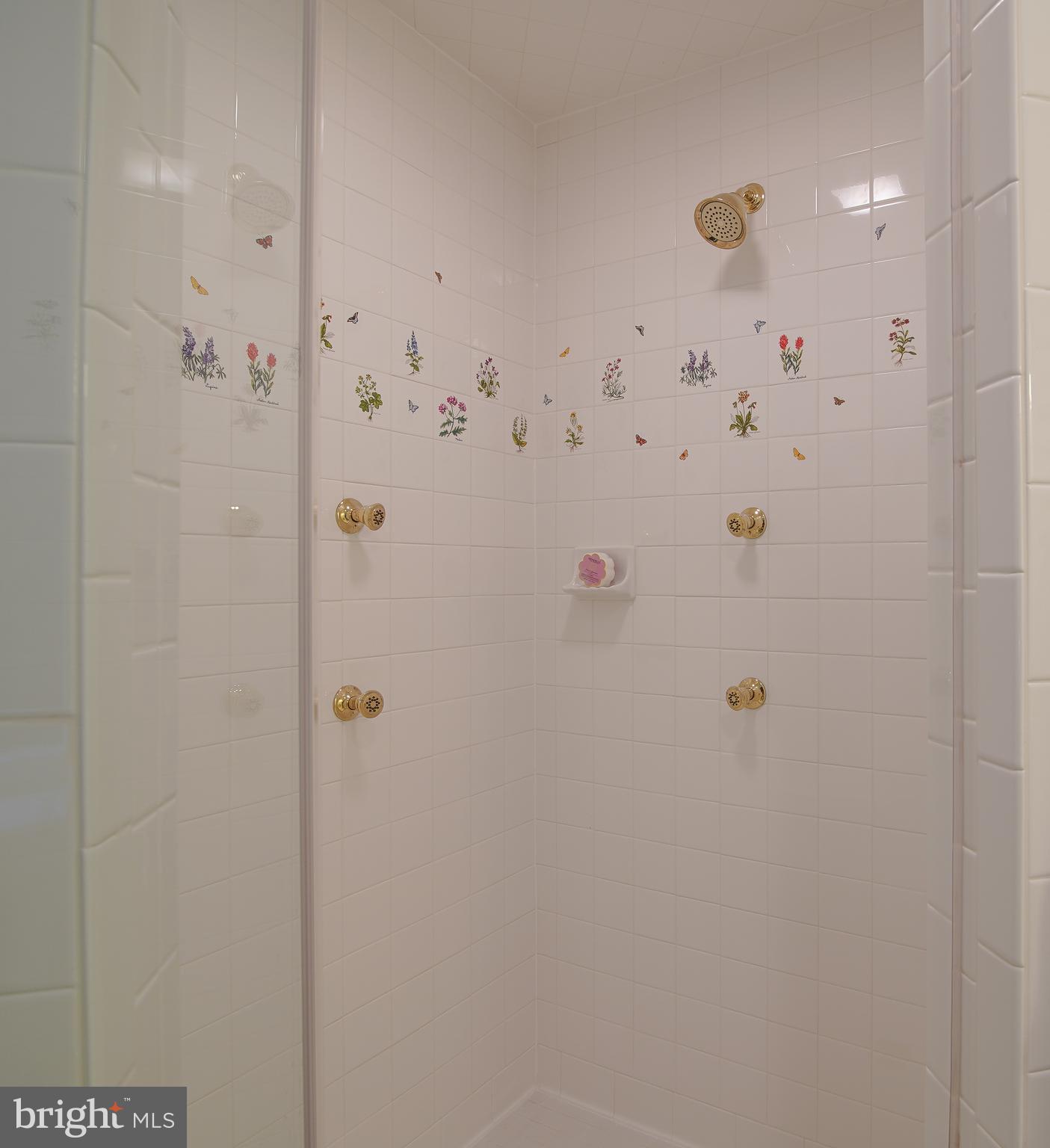 LAKEVALE ESTATES - Residential