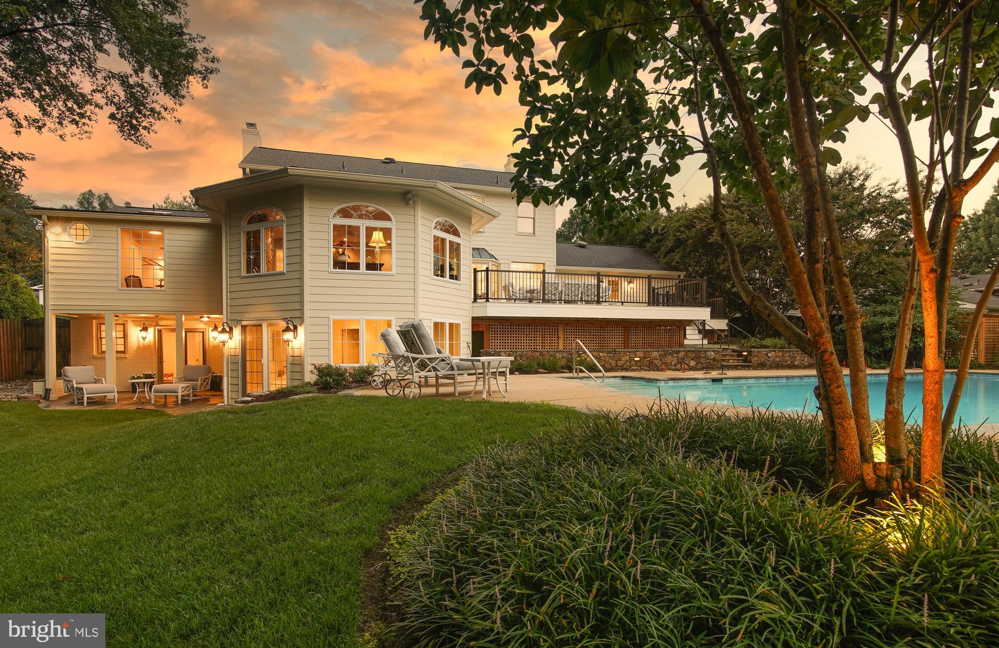 2504 W MEREDITH DRIVE