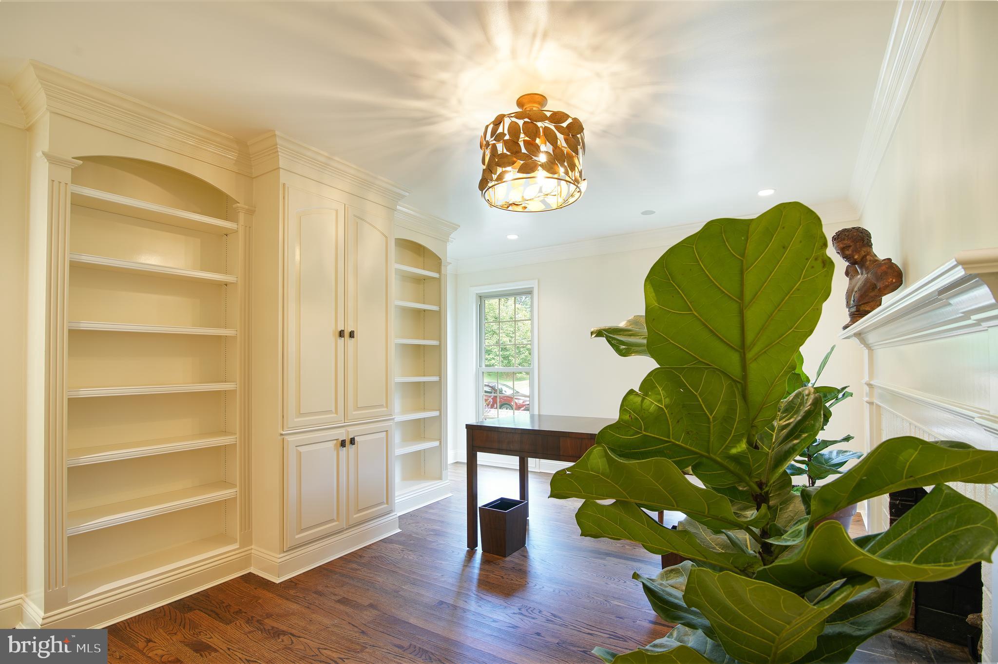 LAKEVALE ESTATES - Residential