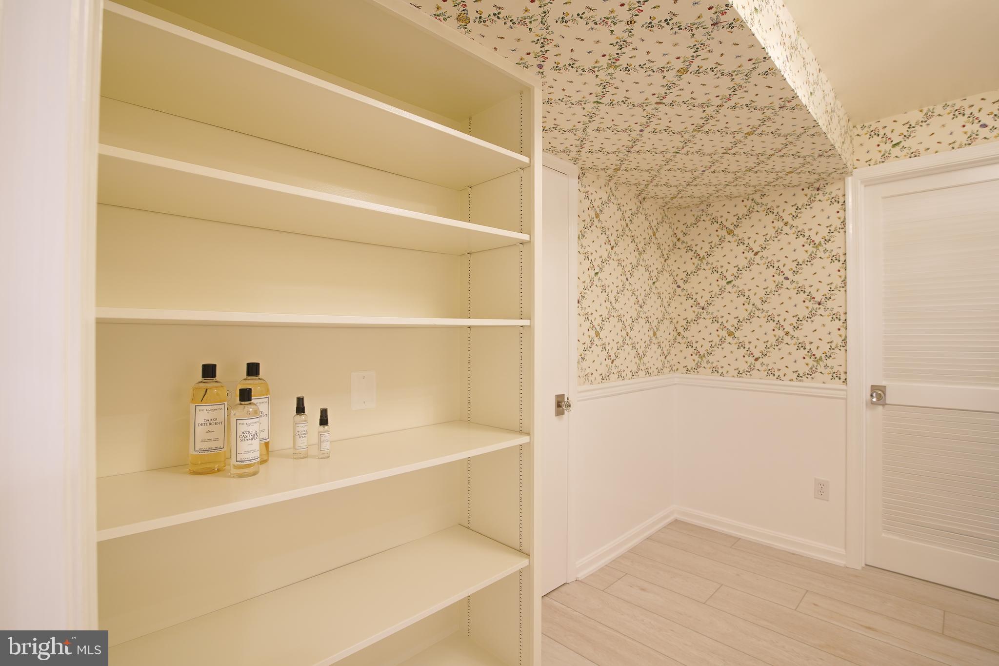 LAKEVALE ESTATES - Residential