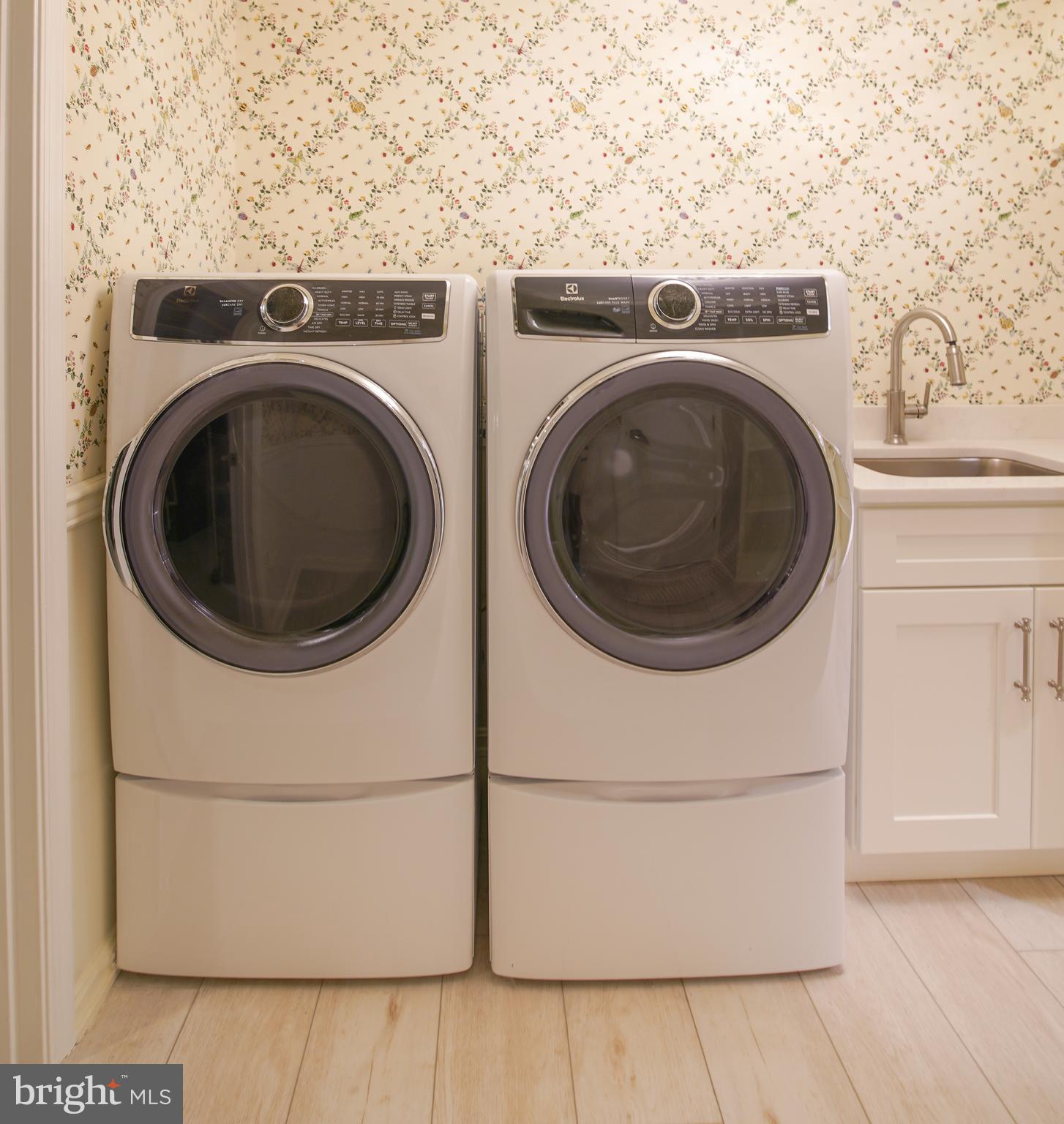 LAKEVALE ESTATES - Residential