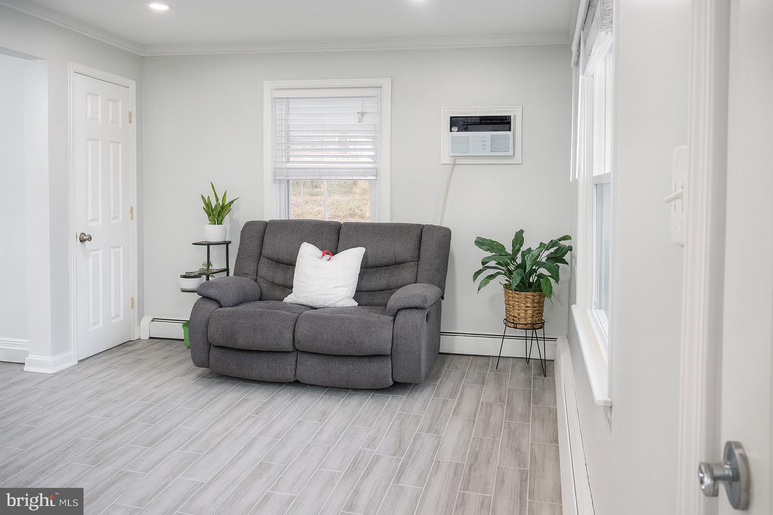 HUNTERS MILL ESTATES - Residential