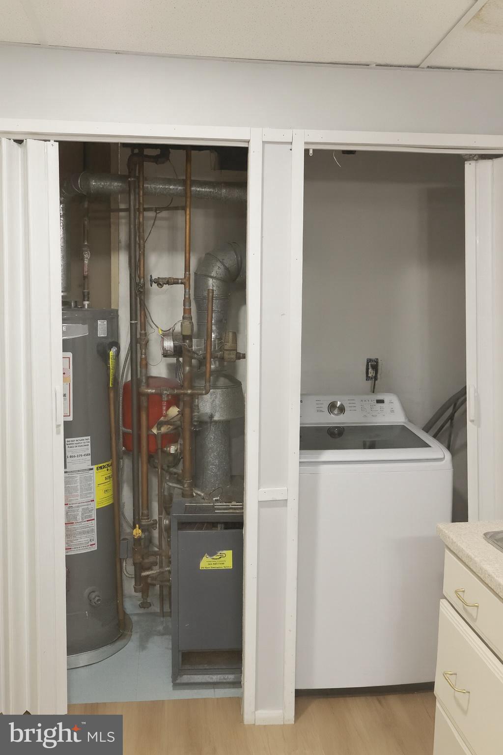 HUNTERS MILL ESTATES - Residential