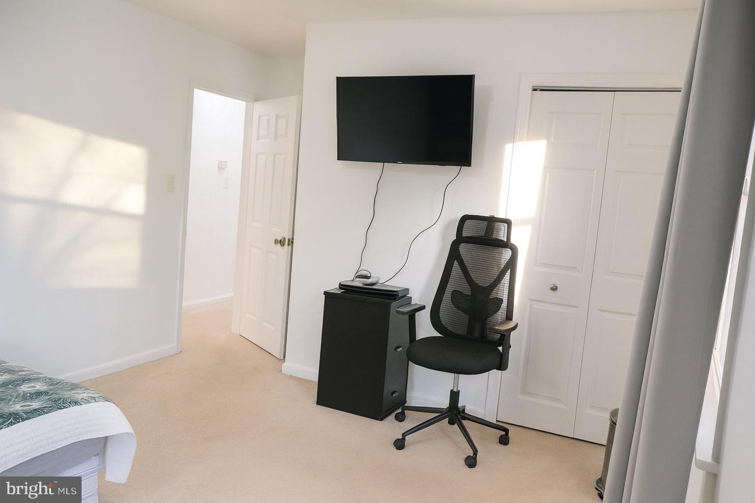 HUNTERS MILL ESTATES - Residential