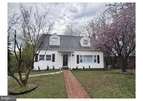 Homes For Sale - 305 Cedar Ridge Drive<br/> OXON HILL, MD 20745