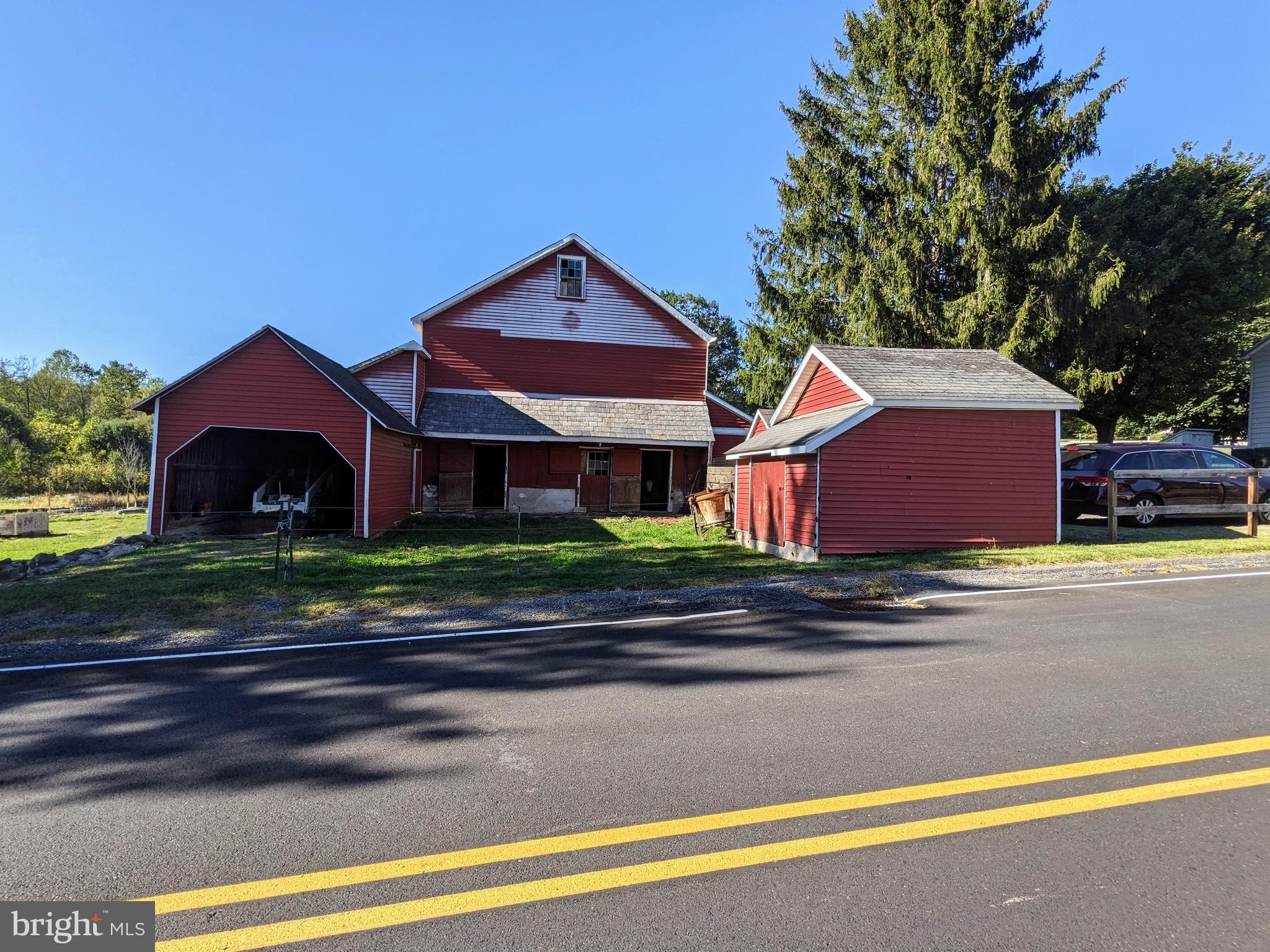 1588 BUSHKILL CENTER ROAD