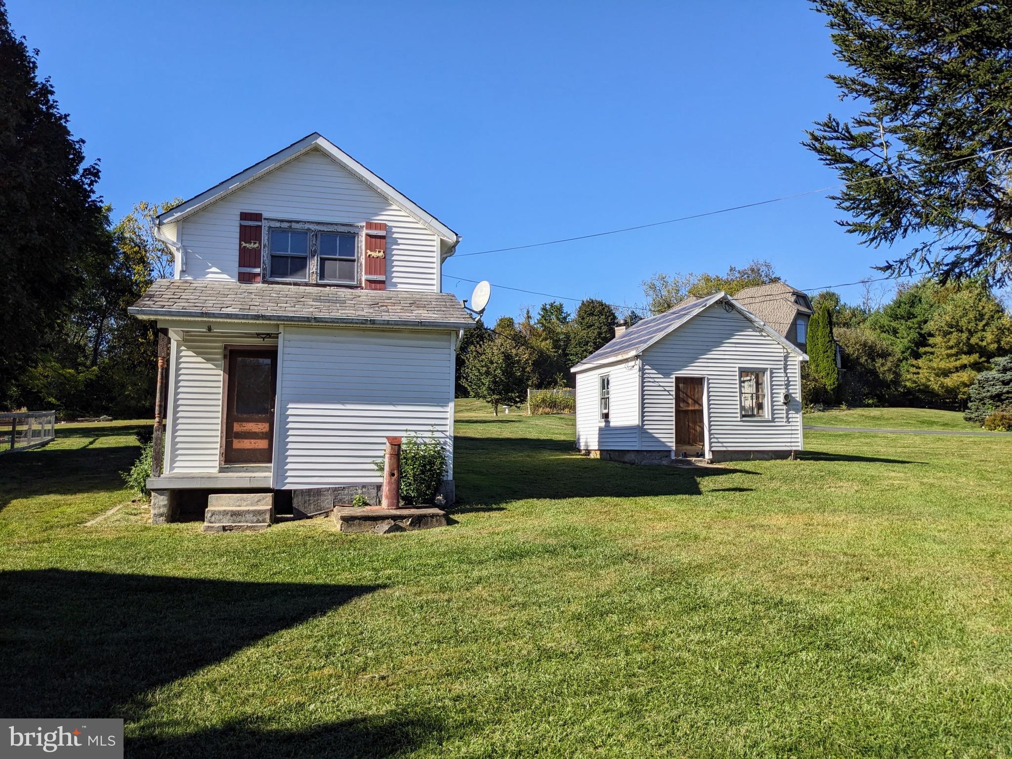 1588 BUSHKILL CENTER ROAD