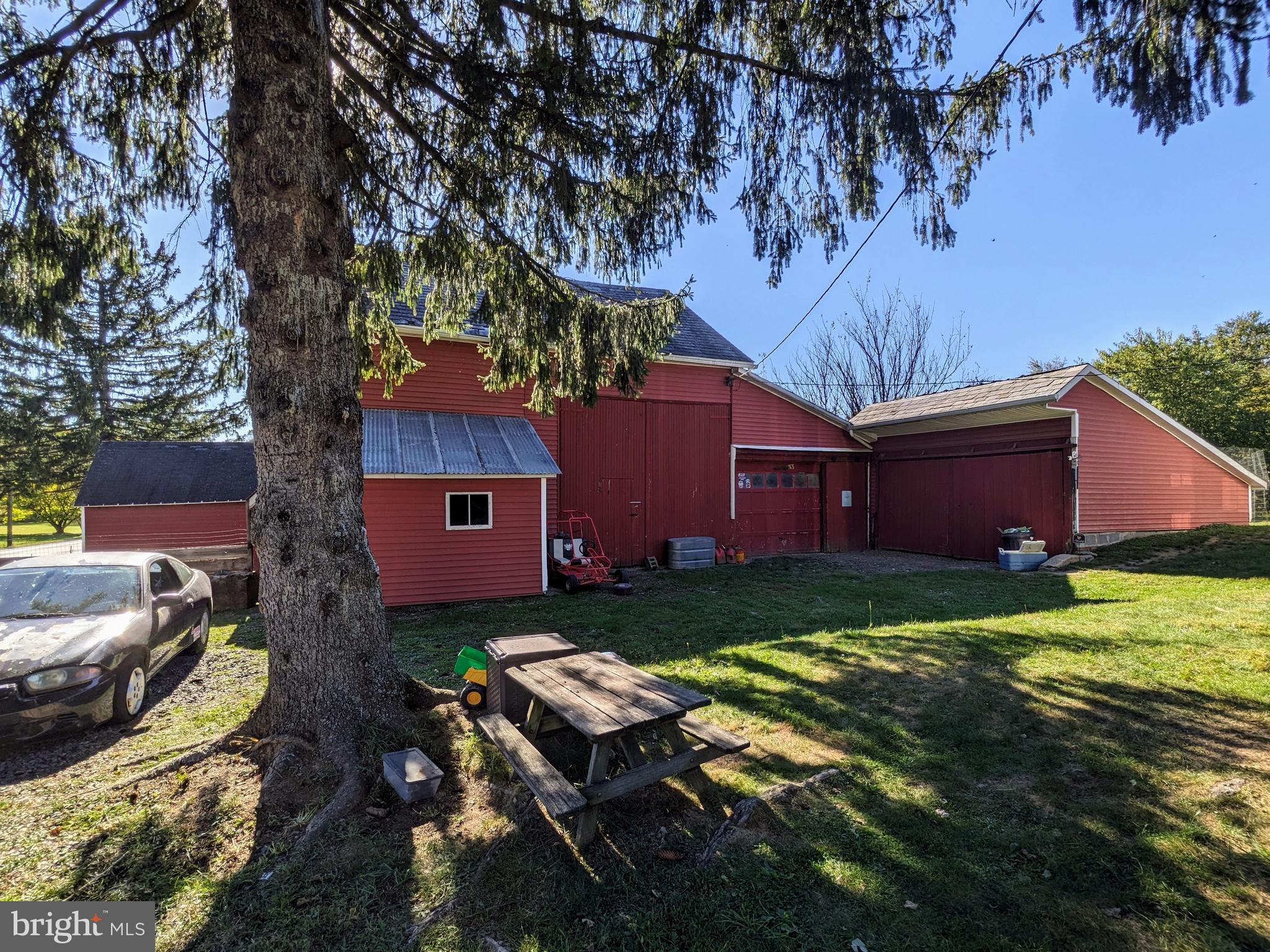 1588 BUSHKILL CENTER ROAD